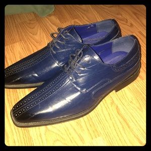Navy blue/black dress shoes. Worn once.
